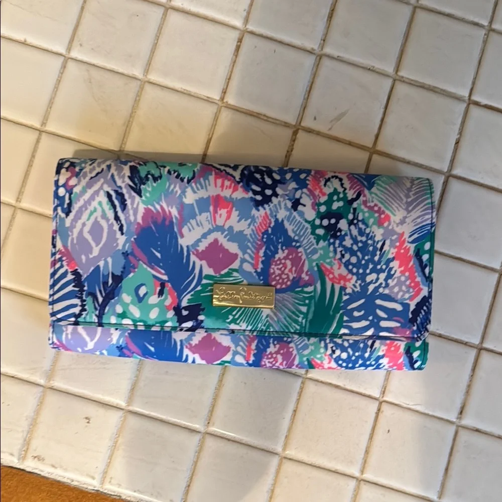 Lilly Pulitzer Blue and Pink Tropical Travel Clutch /Document holder- never used
